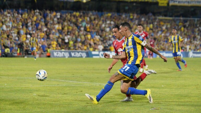 Central rinde su segundo examen ante Racing en un Cilindro con el piso averiado