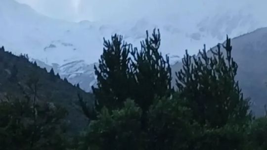 El Cerro Catedral amaneció cubierto de nieve en pleno verano