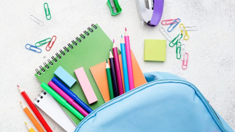 Vuelta a clases 2026: la canasta escolar supera los $75.000 pero hay promociones y descuentos de hasta el 30% en útiles y uniformes