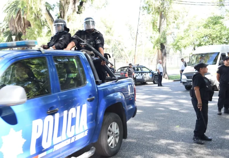 Incidentes en la previa del clásico: ataque al micro de NOB y piedrazos contra dos hinchas de Central