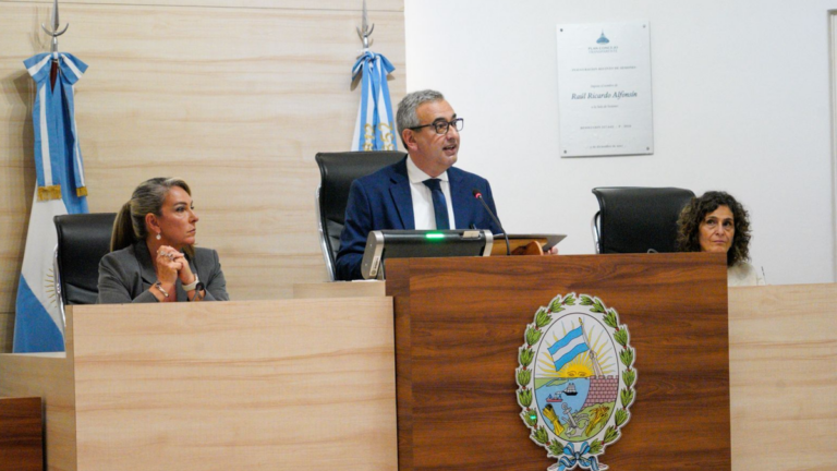 Javkin anunció obras en diez barrios de Rosario: «Donde había balas, ahora hay máquinas»