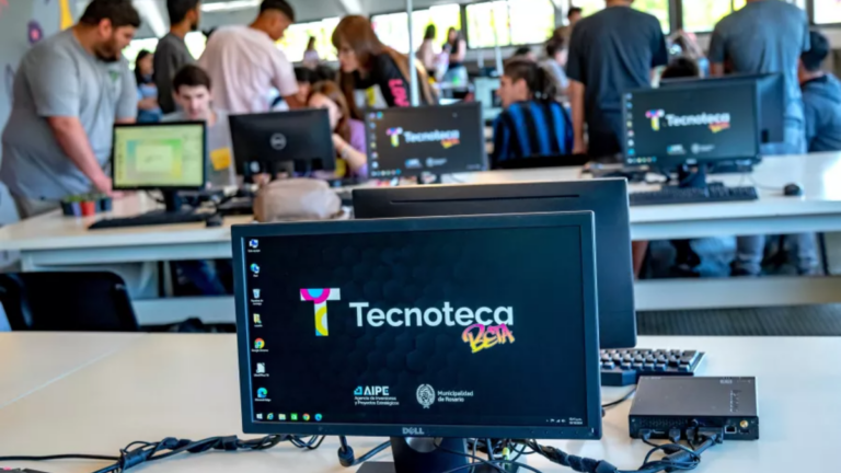 La UNR y la Municipalidad lanzaron cursos de oficios digitales para jóvenes en Rosario