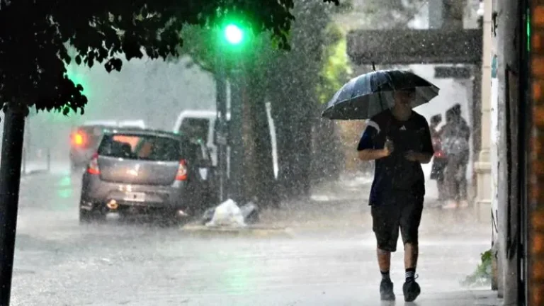 Alerta por tormentas fuertes para la mañana y la tarde de este martes